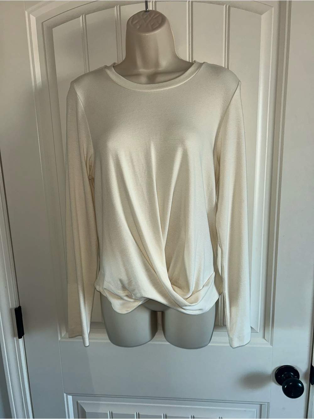 NEW Karen Kane Cream Twist-Front Long Sleeve Top Sz S